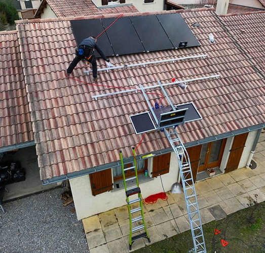 Notre équipe de professionnels vous accompagne de A à Z dans votre projet d'installation de panneaux photovoltaïque à GAP